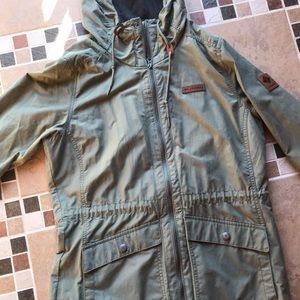 Women’s Columbia green jacket medium